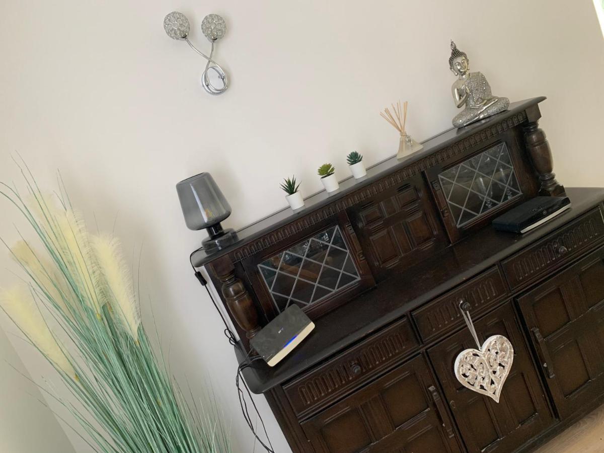 Shore Lodge. 4 Bed Bungalow Only Mtrs From The Beach. Sleeps 8 Sutton-on-Sea Exterior photo