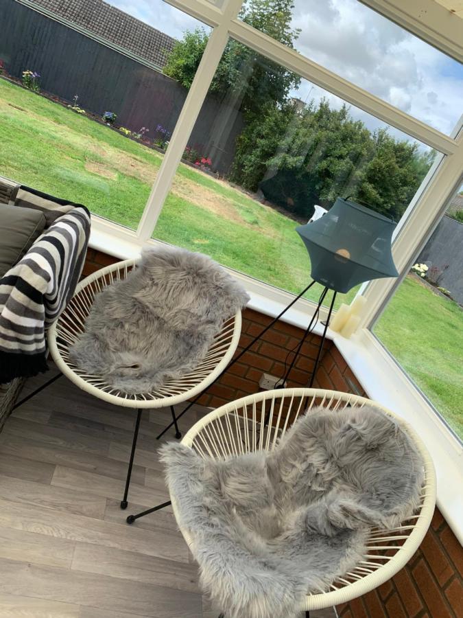 Shore Lodge. 4 Bed Bungalow Only Mtrs From The Beach. Sleeps 8 Sutton-on-Sea Exterior photo