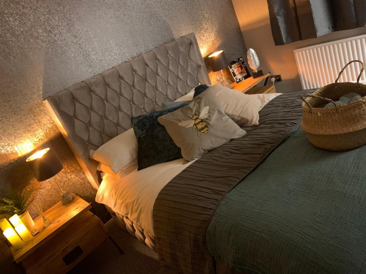 Shore Lodge. 4 Bed Bungalow Only Mtrs From The Beach. Sleeps 8 Sutton-on-Sea Exterior photo